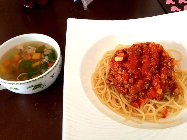 ミートソースパスタ&野菜たっぷりコンソメスープ|あいさん