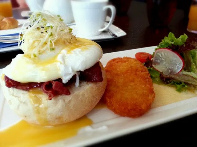 Eggs Benedict|Joan Hiiさん