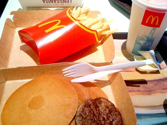 Breakfast at McDonalds|robert musngiさん