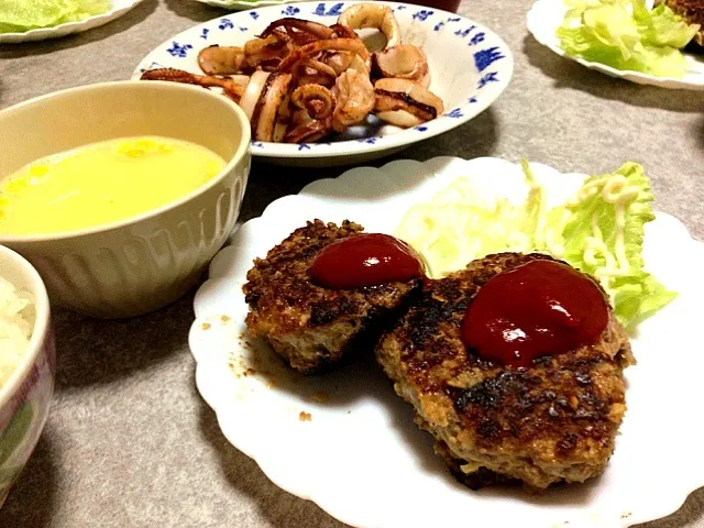 ハンバーグ。イカのバター焼き。|白ご飯大好き専用ザク。さん