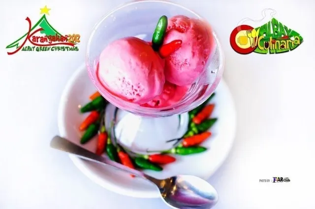 Strawberry ice cream with siling labuyo.|Ken Granadaさん