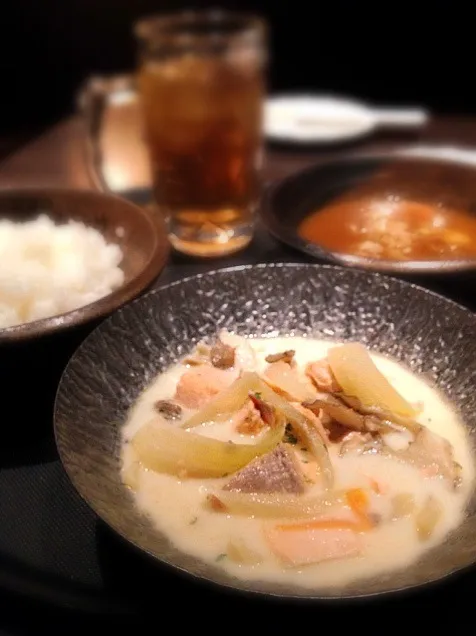 まかない♡サーモンのクリーム煮、もつ入りカレースープ|a☆さん