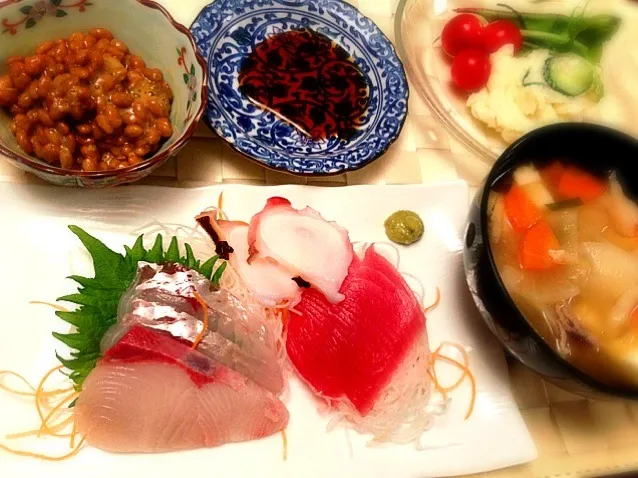 夕飯〜お刺身 ポテトサラダ 豚汁〜|美羽さん