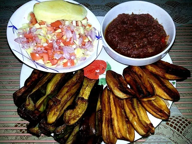 Fried eggplant and banana with sawsawan|Claudetteさん