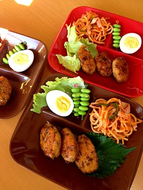 留守番お昼ご飯🍚鶏つくねの照焼き・ナポリタン・茹で卵＆枝豆|chyawaさん