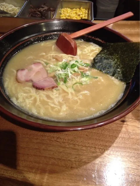 大盛り頼んだからデカ過ぎたラーメン|それなりさん