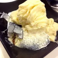 Snapdishの料理写真:durian shaved ice|Winnie Tanさん