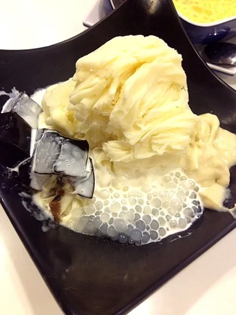 durian shaved ice|Winnie Tanさん