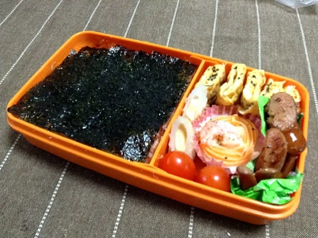 夫くんの真っ黒海苔弁当|saniさん