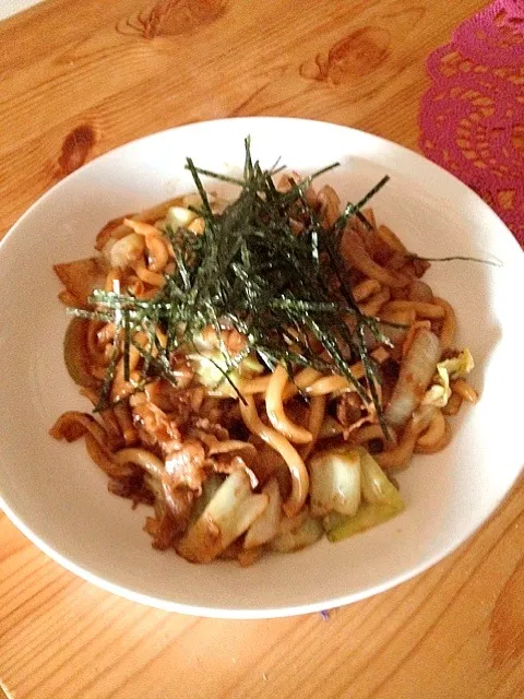 焦がしバター醤油の焼うどん|マリアさん