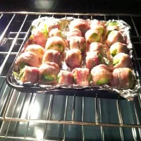 Snapdishの料理写真:Bacon wrapped brussels sprouts|Christine Lehmannさん