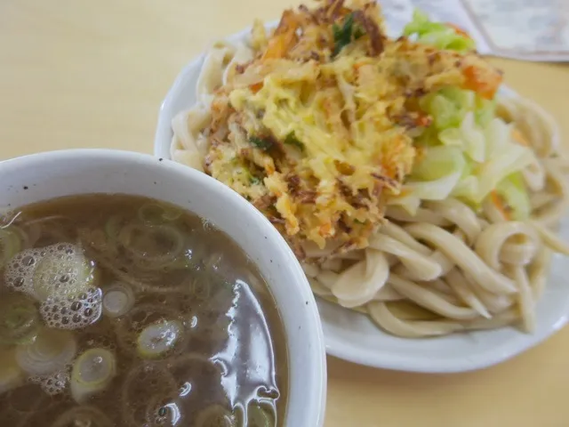 吉田つけうどん + 天ぷらを頂きました。|momongatomoさん