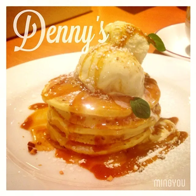 Snapdishの料理写真:Caramel honey pancake|みん(๑・‿・๑)さん