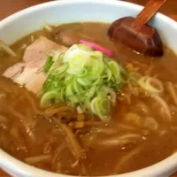 Snapdishの料理写真:豚骨醤油ラーメン