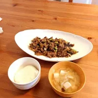 Snapdishの料理写真:牛肉とキャベツと茄子の味噌オイスターソース炒め|よーたんさん