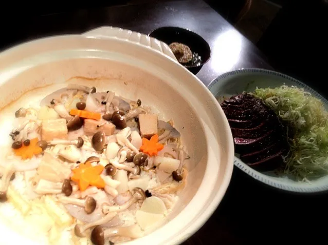 Snapdishの料理写真:菊芋と大中寺芋と蓮根にシメジ土鍋御飯🍚|炊かれたいオトコ おこん 小栁津さん