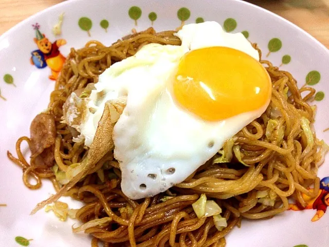 目玉焼き焼きそば|あかりさん