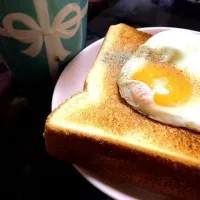 定番の目玉焼きパンヽ(≧▽≦)ﾉ|ちゅさん