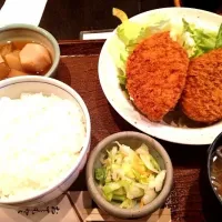 Snapdishの料理写真:コロッケ定食|mamiさん