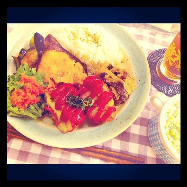 今日のトモコンダテは鰤と茄子の揚げ浸し、チーズ入り塩麹きのこコロッケ、椎茸の玉子煮、春菊の人参ドレッシングサラダ、ねぎたっぷりワカメスープ♪|🇯🇵ともこちゃん。さん