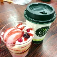 Snapdishの料理写真:ケーキとコーヒーw|ぐぅぺこさん