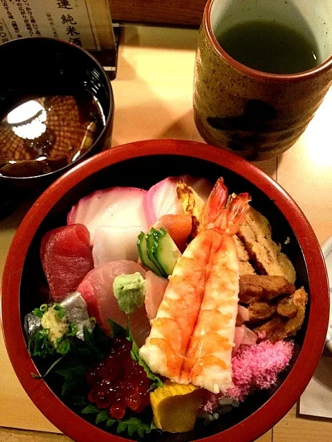 Snapdishの料理写真:ちらし～My dinner w/Neaj..&Hot Ocha,misoshiro asari:)My Fav!:)Happy!:)|Dezza Tsuchiyaさん