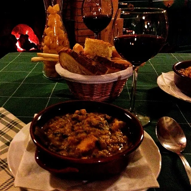 Ribollita and Brunello in Tuscany|Luci Zoeさん