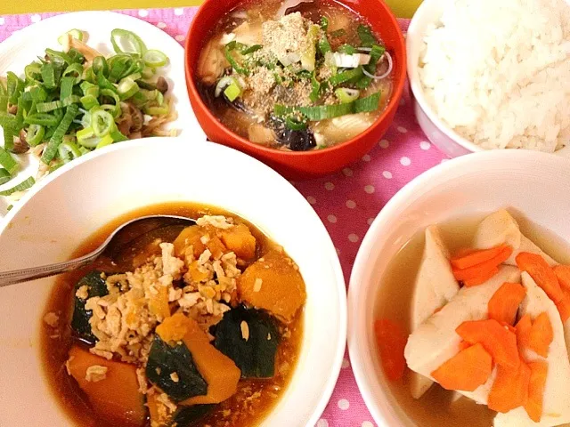 高野豆腐の含め煮
かぼちゃのとろっとそぼろ煮
豆腐の春雨スープ
きのこの柚子胡椒和え
ご飯|こなつさん