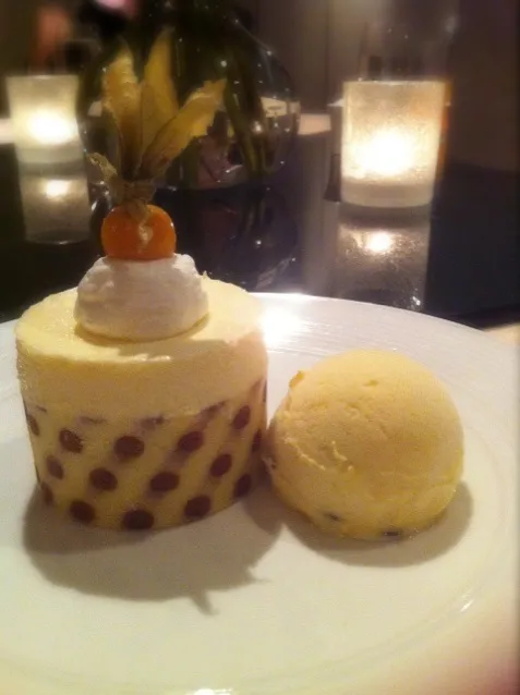 Pineapple and coconut mousse with passion fruit sorbet|Pim Patanasuthikulさん