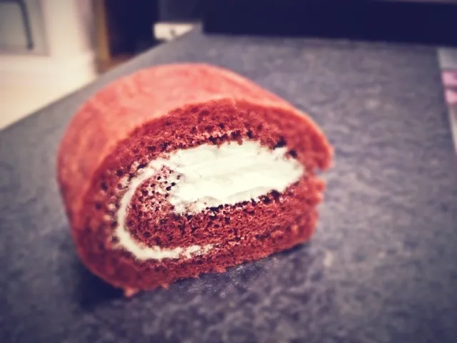 Red Velvet Cake Roll|Rachel Baiさん