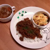 ドライカレー&ジャーマンポテトのチーズ焼き&コンソメスープ|ますみさん