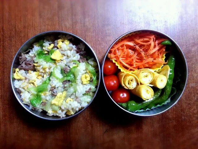 Snapdishの料理写真:牛肉レタス炒飯弁当|キヨシュンさん