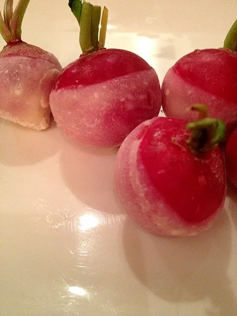 Snapdishの料理写真:buttered radishes with fleur de sel|Nicoleさん