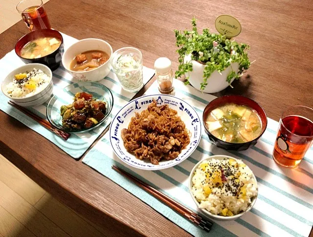 さつまいもご飯、牛肉と糸こんにゃくの甘辛煮、鮪とアボカドの海苔和え、厚揚げのお味噌汁、イカたこ天と大根の煮物、春雨ハムサラダ|pentarouさん