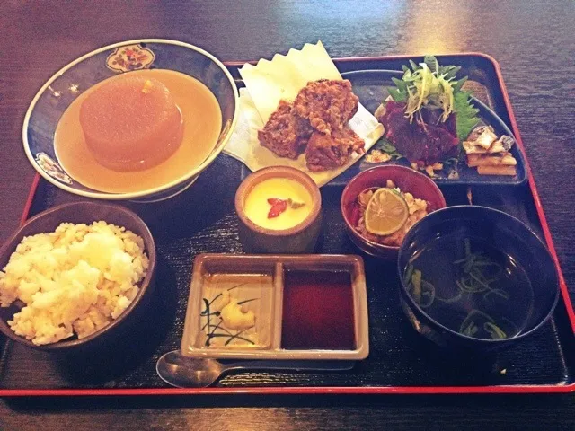 鯨定食   亀戸とうふ高の|亀戸 養生蕎麦 高のさん