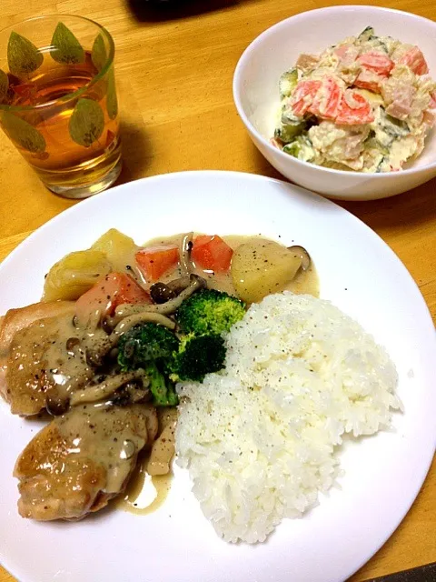 煮込みチキンステーキとポテトサラダ|しおんさん