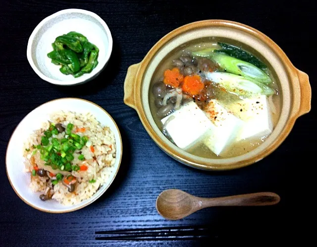 みぞれ湯豆腐＊きのこの炊込みご飯＊ピーマンの味噌和え|さちこさん