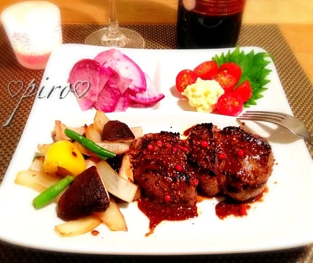 Snapdishの料理写真:♥Ｉ LOVE ビーフステーキ♥     I LOVE BEEF STEAK|ピロさん