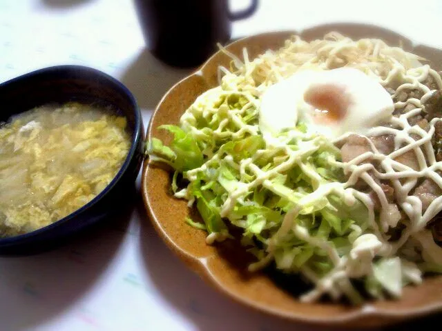 洋風ビビンバ丼☆白菜と卵の中華スープ|みぽりんさん