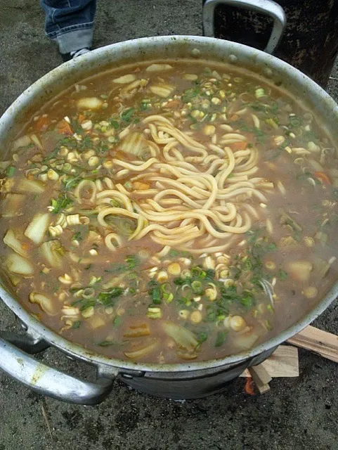 Snapdishの料理写真:豚汁のリメイクカレーうどん|korinaioyajiさん