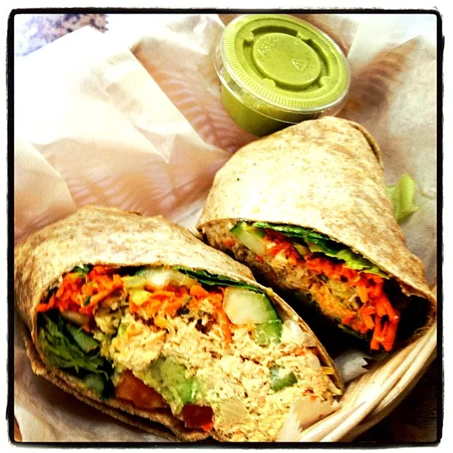 Tuna salad wrap from carrot express Miami beach|linaさん