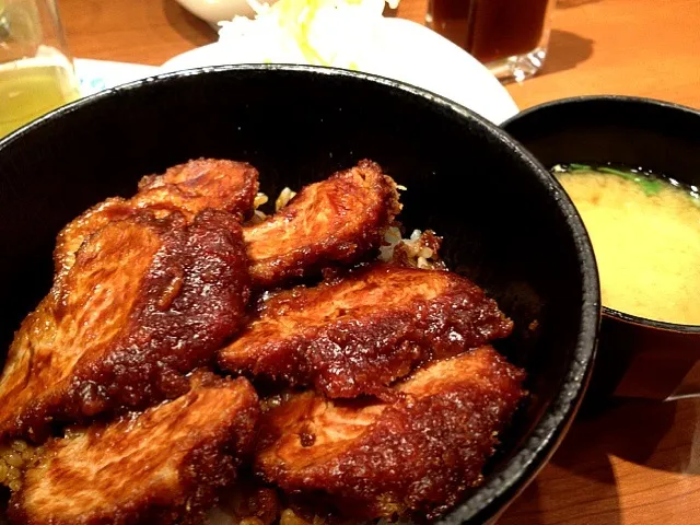 Snapdishの料理写真:味噌カツ丼|ミユマシジフさん