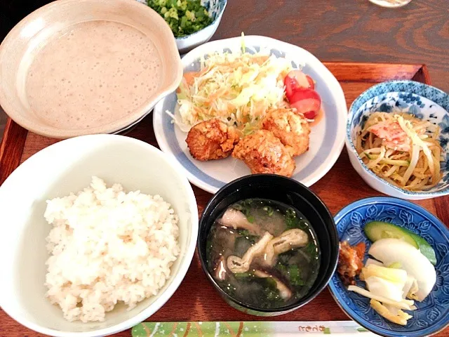 自然薯とろろ唐揚げ定食|きむらゆりかさん