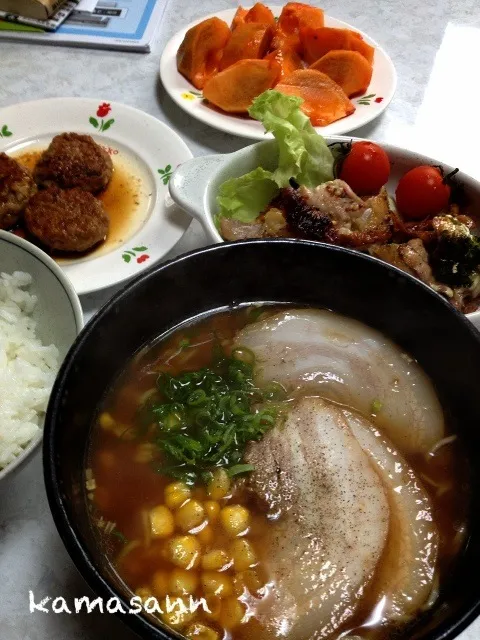 ラーメン🍜と、オカズ色々|かまさん