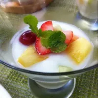 Yogurt with fruits|Jive Chieさん