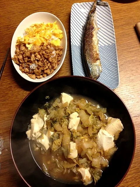 ★そぼろ丼★白菜のくたくた煮★さんま塩焼き|三宅 里美さん