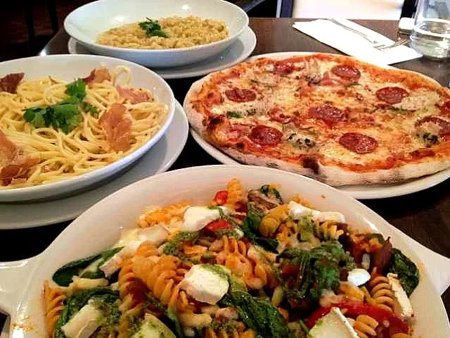 Pasta+ pizza at Prezzo|Vanelさん