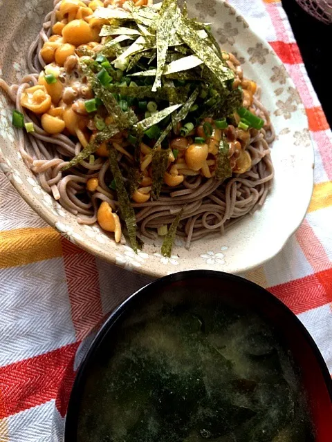 Snapdishの料理写真:なめこと納豆のお蕎麦。|。さん