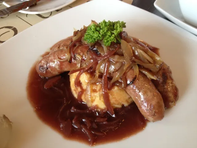 Snapdishの料理写真:Pork sausage with red wine sauce|Thanjiraさん