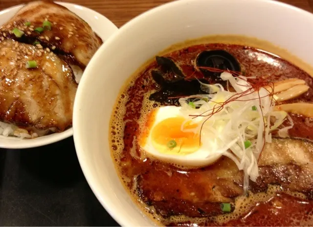 あっさりカレーラーメン、中辛。チャーシュー丼|栄太1219さん